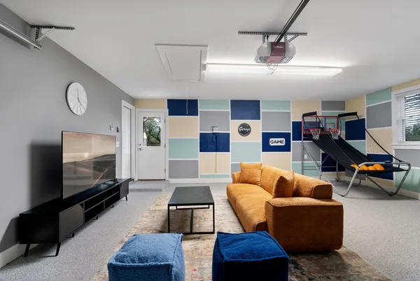 $915,000 | 1100 Live Oak Road, Leander, TX 78641