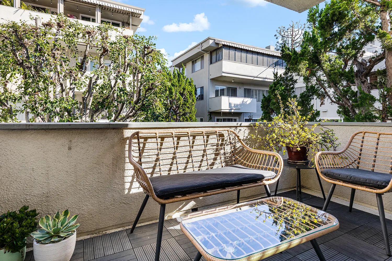 $979,000 | 385 South Oakland Avenue, Unit 205, Pasadena, CA 91101