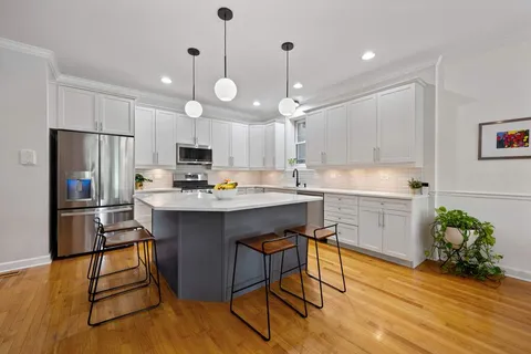 $875,000 | 3806 North Damen Avenue, Unit 1, Chicago, IL 60618