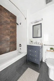 $875,000 | 21-24 45th Road, Unit 1 | Long Island City
