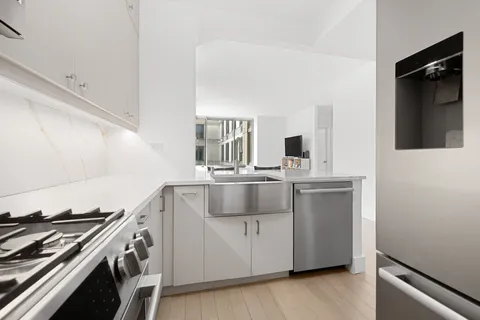 $1,150,000 | 200 Riverside Boulevard, Unit 15F | Upper West Side