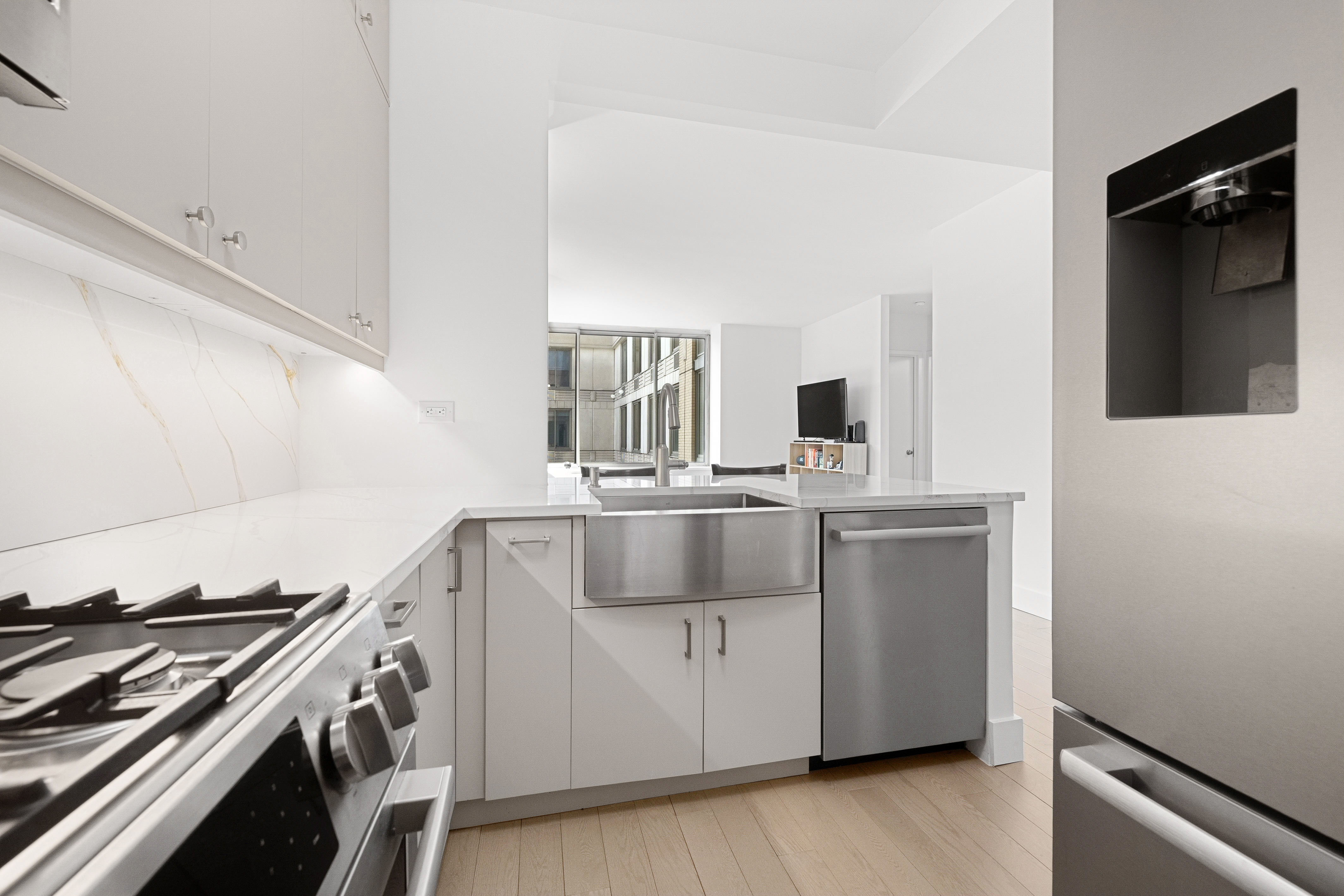 200 Riverside Boulevard, Unit 15F Manhattan, NY 10069 - Photo 9 of 12