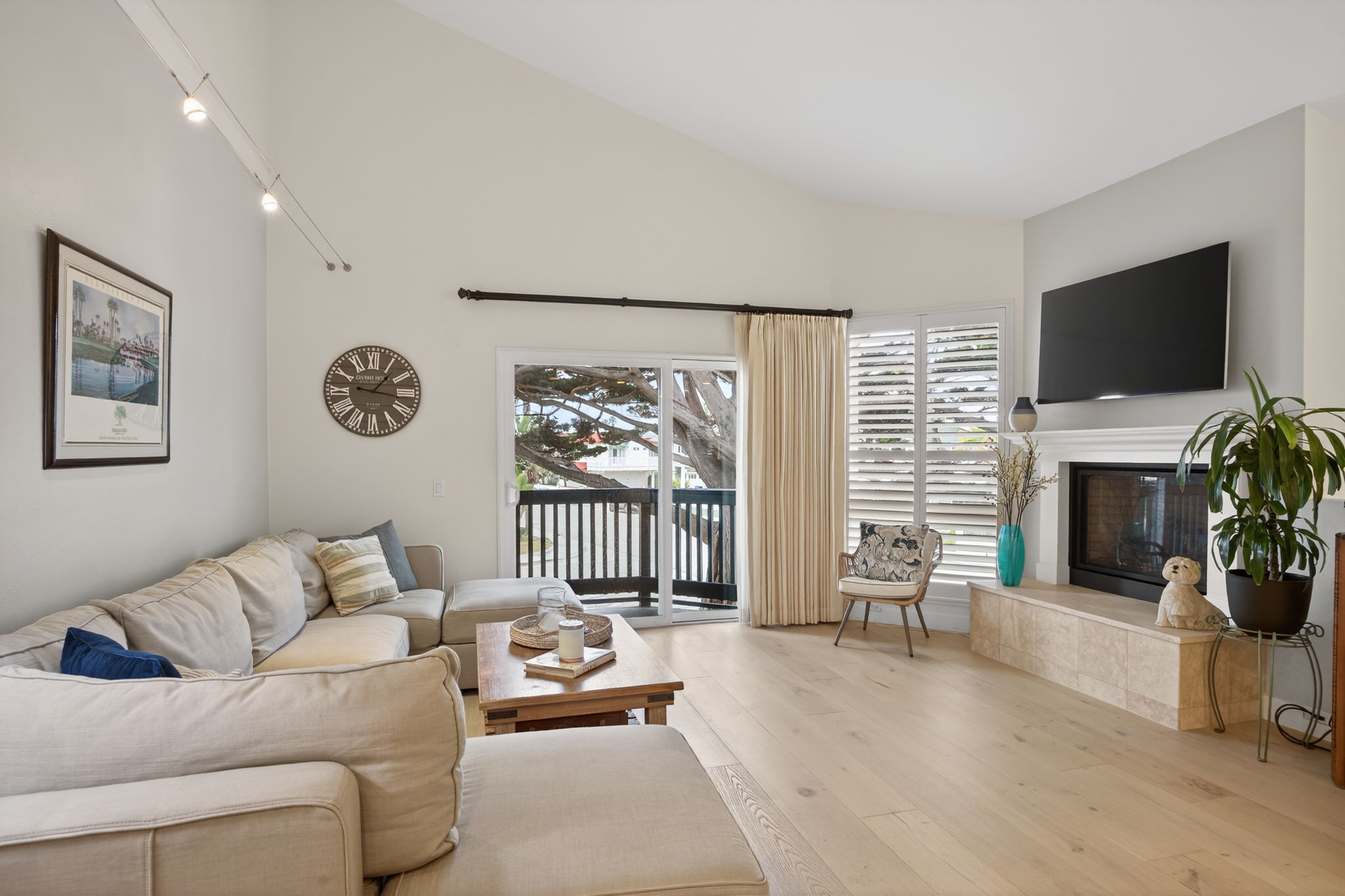 1251 Mandalay Beach Road Oxnard, CA 93035 - Photo 4 of 24