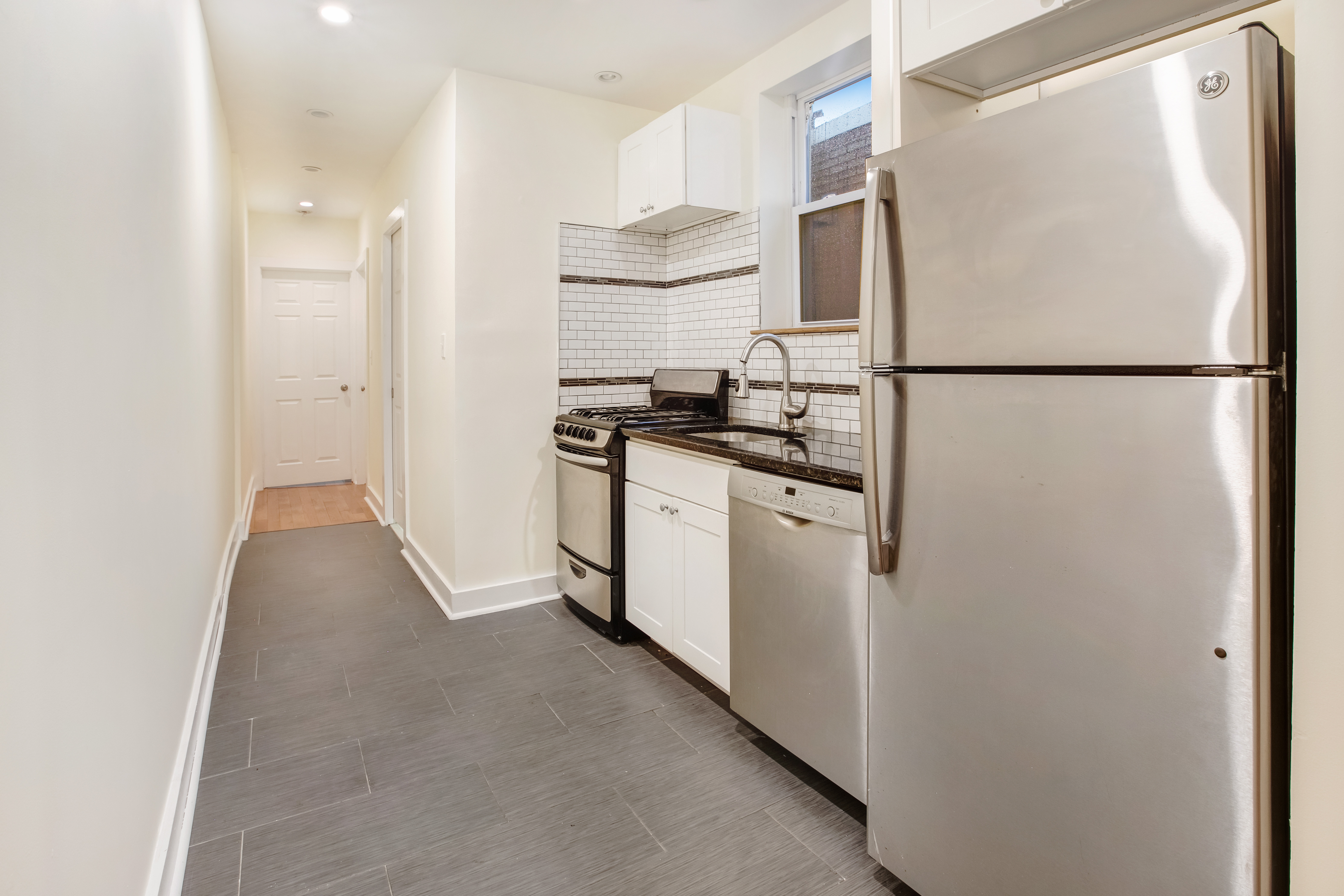 22-42 41st Street, Unit 2L Queens, NY 11105 - Photo 4 of 8