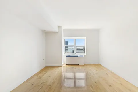 $3,800,000 | 15 Broad Street, Unit 3930 | Financial District