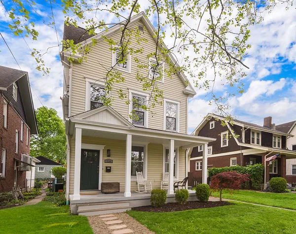 $650,000 | 526 10th Street, Oakmont, PA 15139