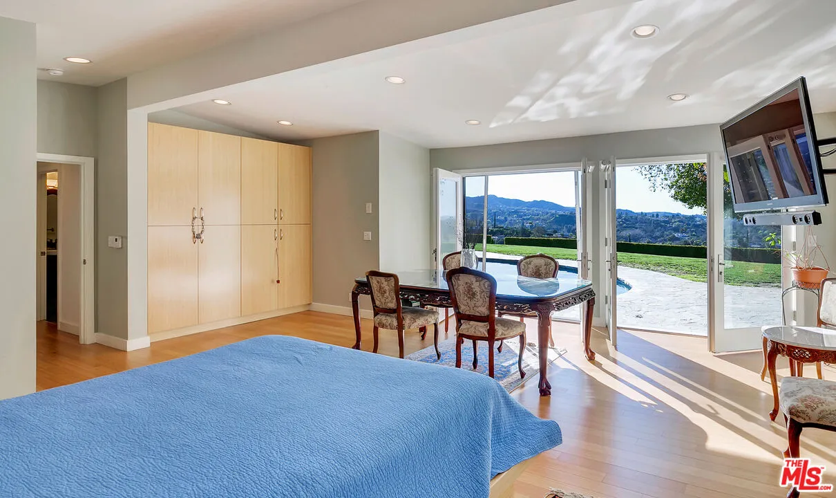 $2,590,000 | 3921 Cody Road, Sherman Oaks, CA 91403