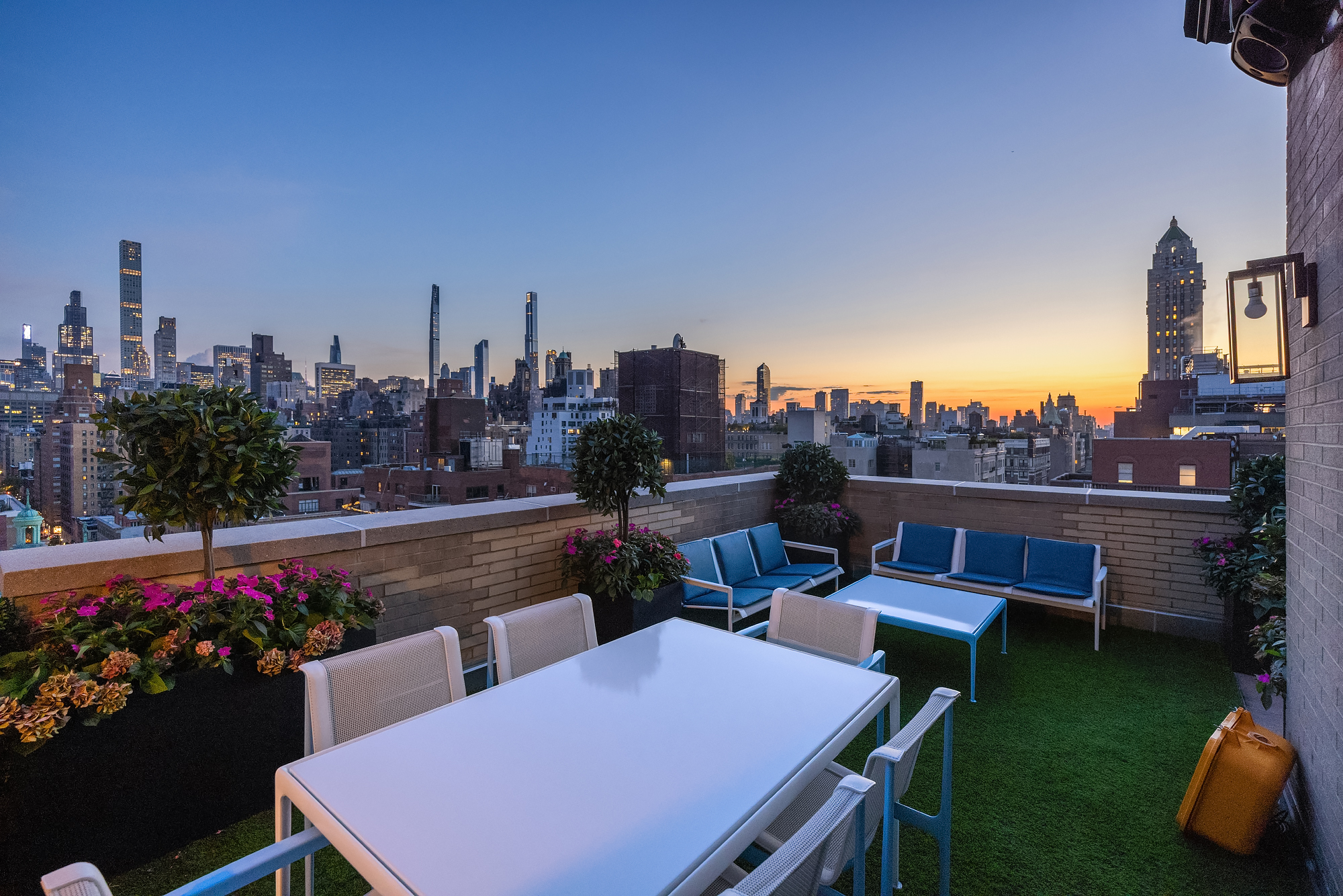 145 East 76th Street, Unit PH Manhattan, NY 10021 - Photo 8 of 25 a view of a terrace with sitting area