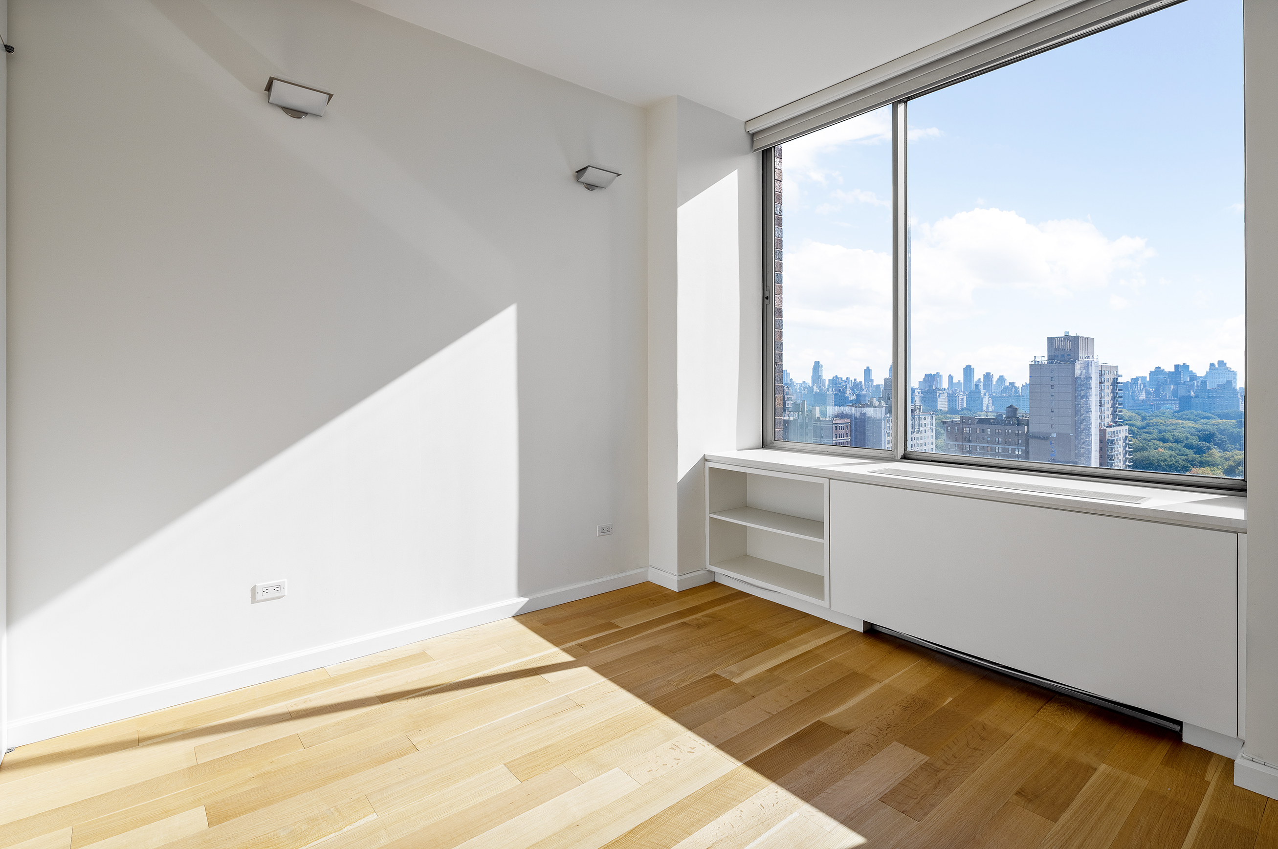 111 West 67th Street, Unit 25M Manhattan, NY 10023 - Photo 8 of 11