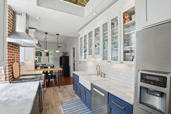 $1,100,000 | 721 10th Street Northeast, Washington, DC 20002