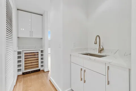 $1,350,000 | 675 E Street Northwest, Unit 900, Washington, DC 20004