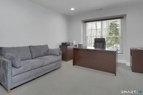 $975,000 | 638 Danbury Road, Unit 9, Ridgefield, CT 06877