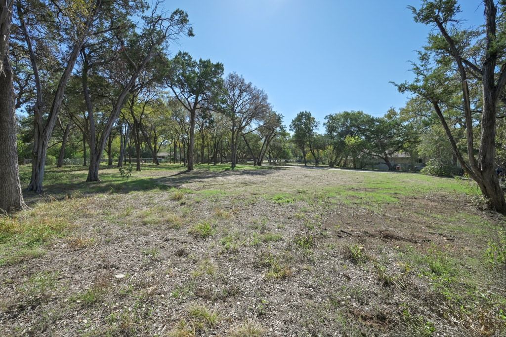 4416 Stearn's Lane Austin, TX 78735 - Photo 20 of 32 a view of outdoor space with trees