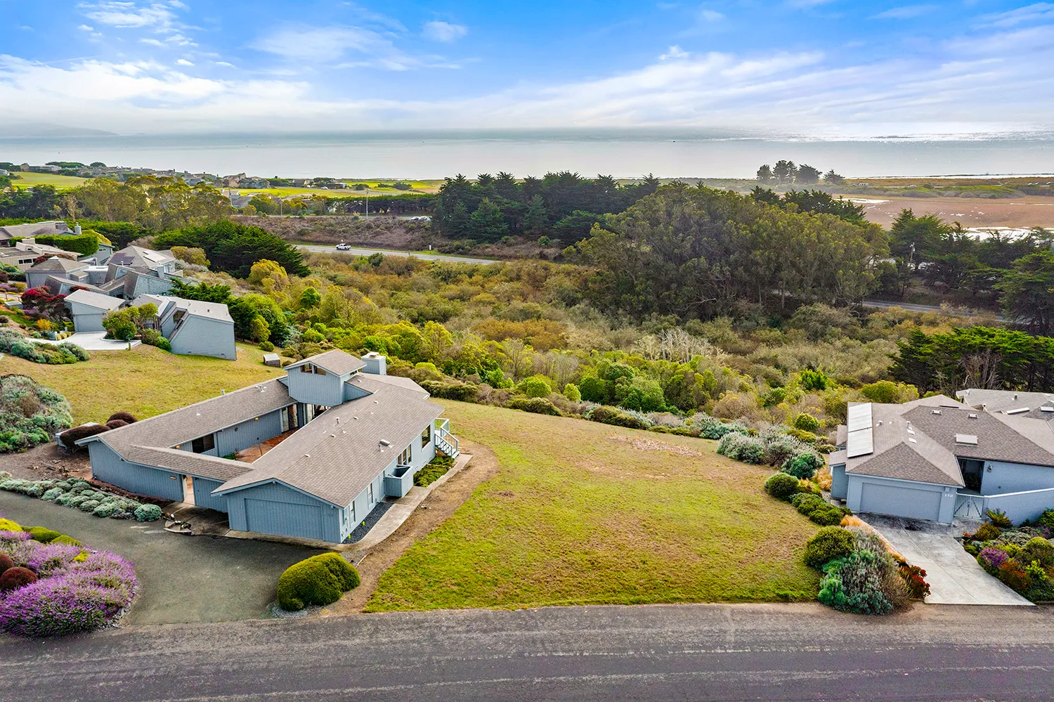 $2,000,000 | 190 Starboard Court, Bodega Bay, CA 94923