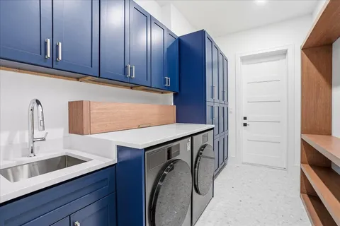 $2,999,000 | 2200 11th Street North, Naples, FL 34103