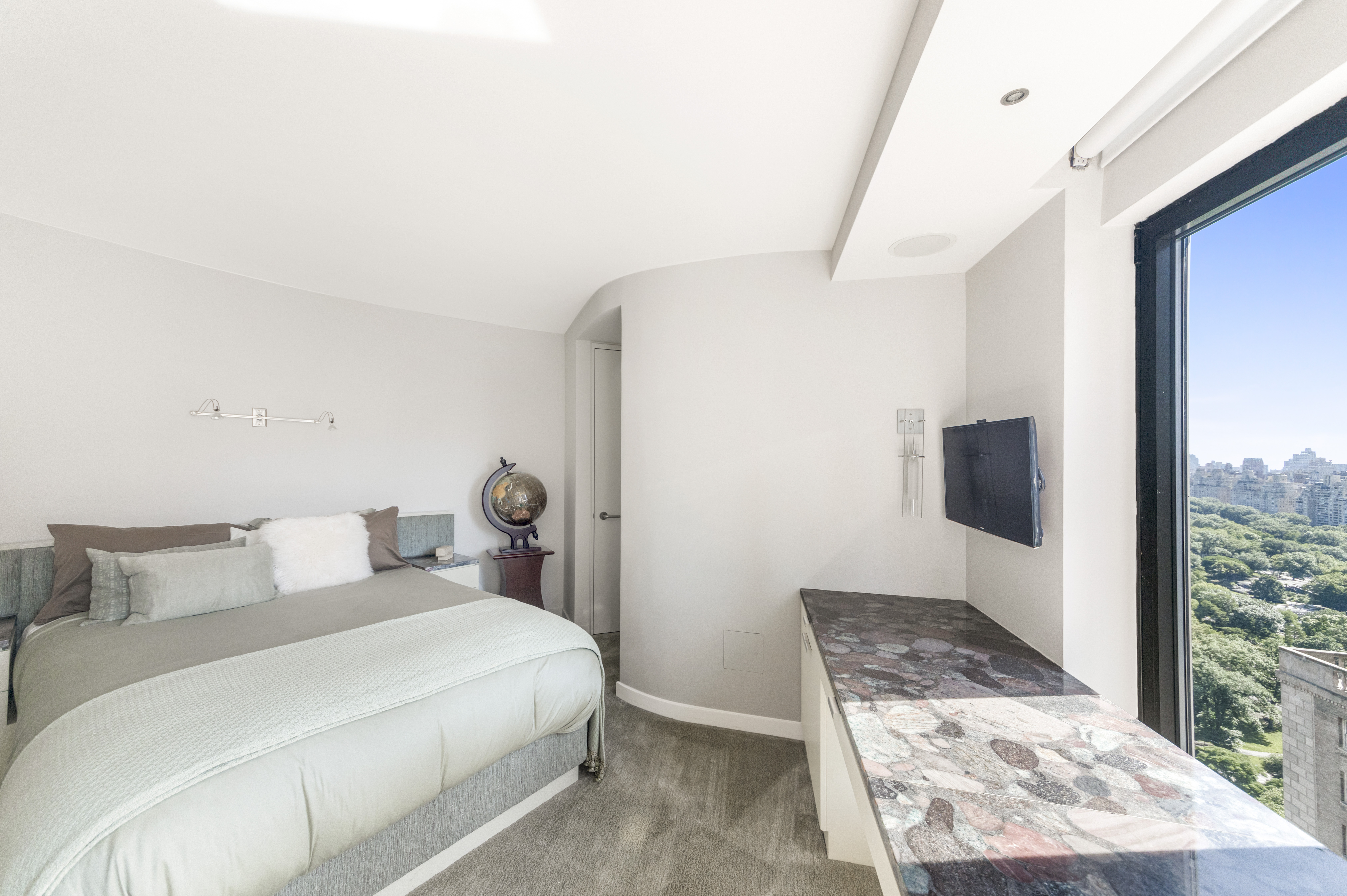 200 Central Park South, Unit 29AB Manhattan, NY 10019 - Photo 4 of 13