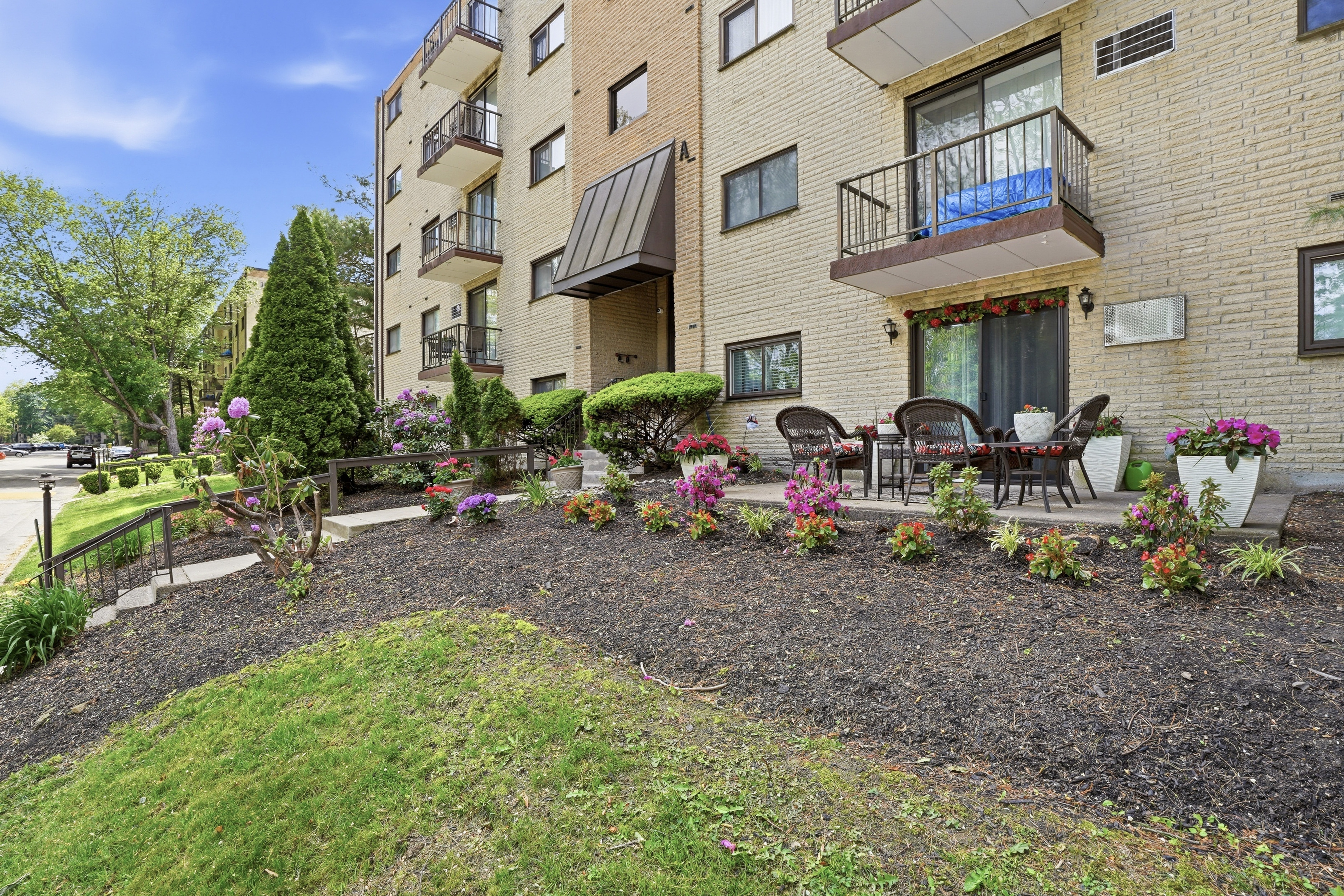 400 Glendale Road, Unit A22 Havertown, PA 19083 - Photo 2 of 17
