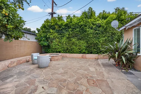$1,150,000 | 80-82 South Seaward Avenue, Ventura, CA 93003
