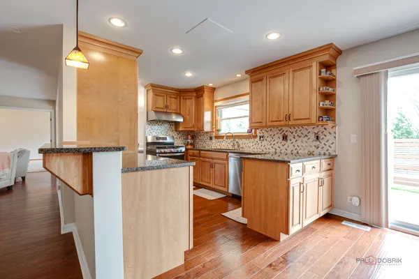 Contact Agent | 117 Annapolis Drive, Vernon Hills, IL 60061