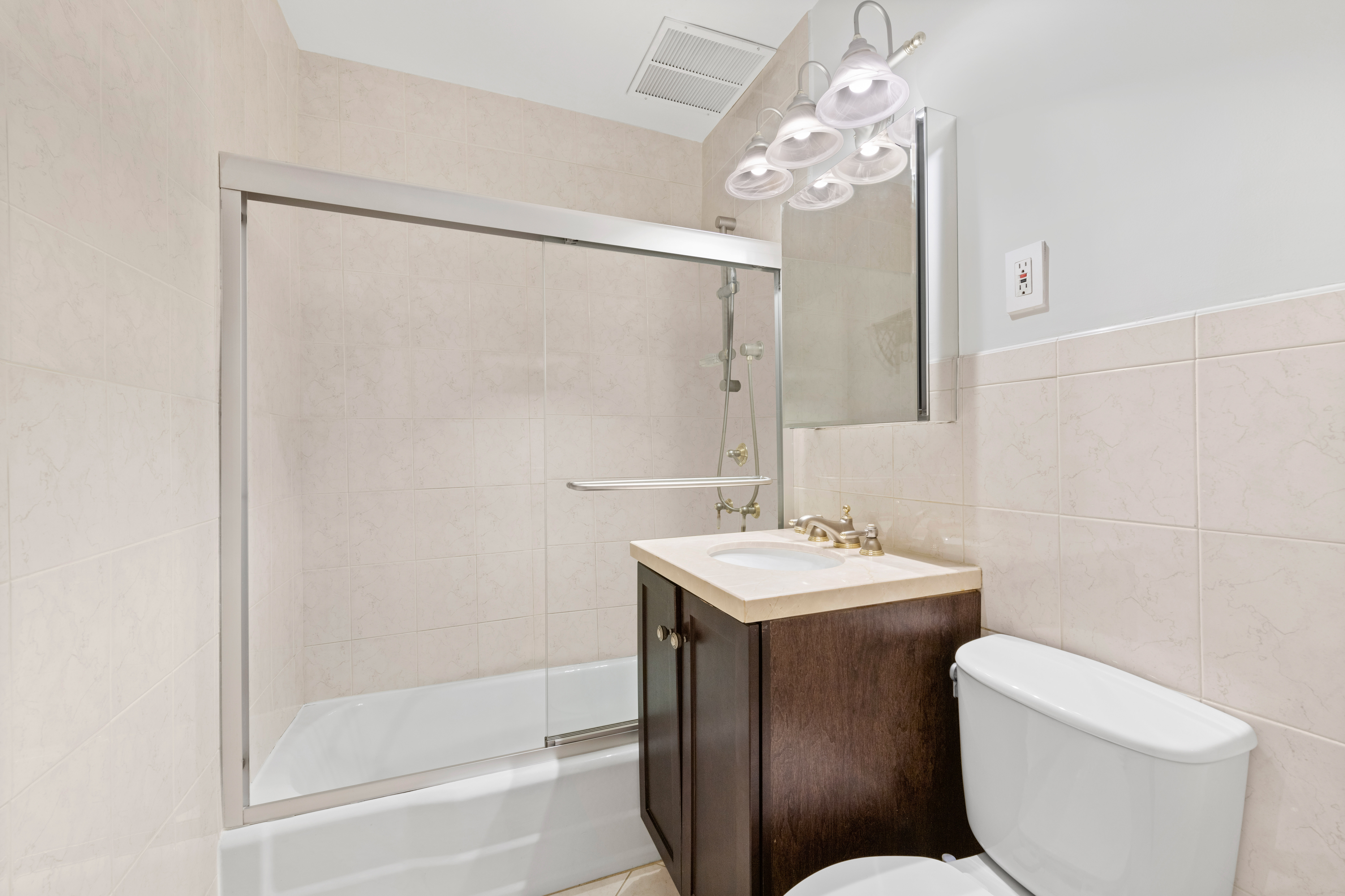 304 East 73rd Street, Unit 2F Manhattan, NY 10021 - Photo 6 of 7