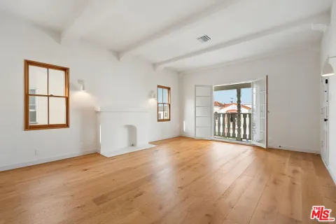 $995,000 | 346 1/2 North Gardner Street, Los Angeles, CA 90036