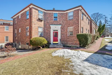 $579,000 | 6 Garden Court, Unit 5, Cambridge, MA 02138