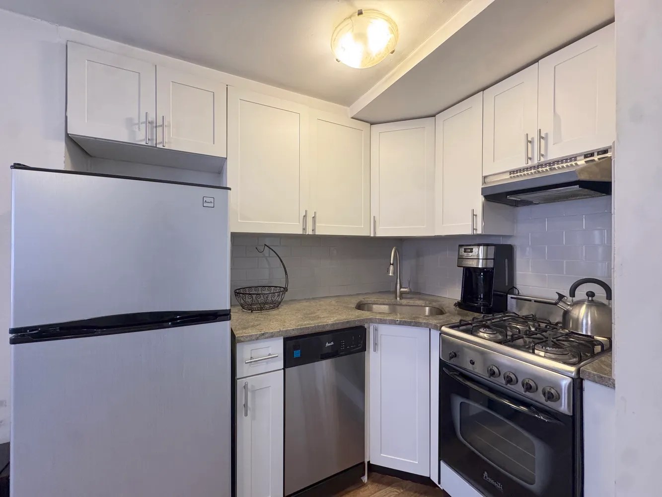 $3,315 | 58 West 8th Street, Unit 4E | Greenwich Village