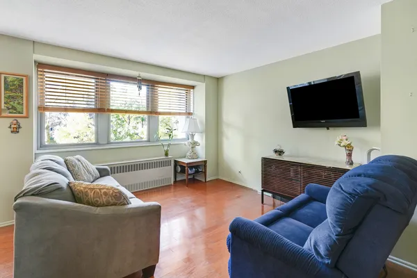 $329,999 | 290 West 232nd Street, Unit 3A | Kingsbridge