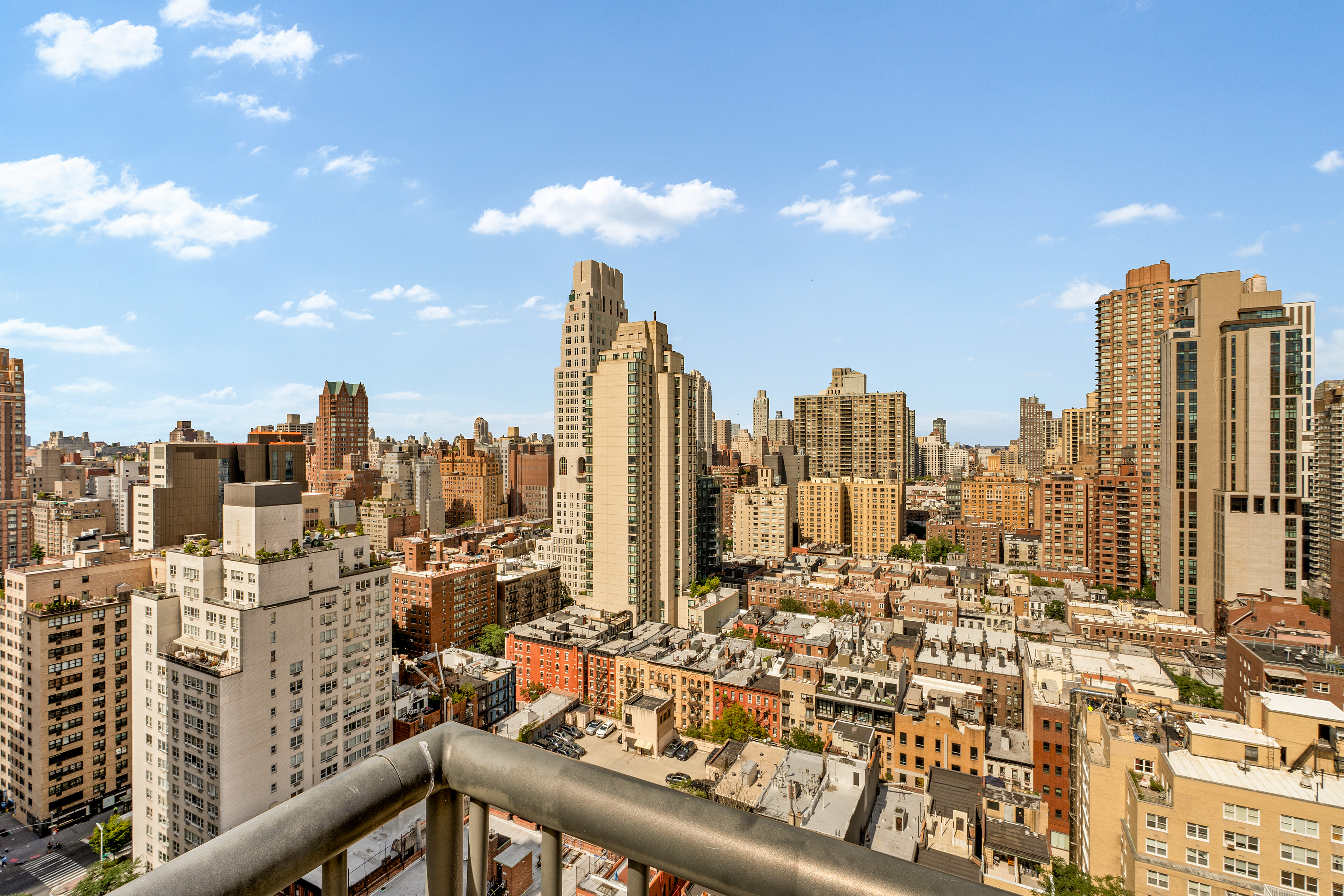 343 East 74th Street, Unit 7L Manhattan, NY 10021 - Photo 7 of 11 a view of city