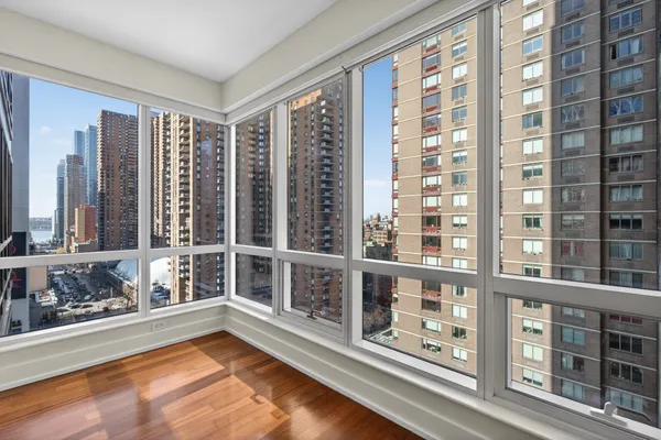 $4,500 | 350 West 42nd Street, Unit 12C | Hell's Kitchen