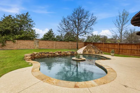 $700,000 | 8321 Marsh Street, Lantana, TX 76226