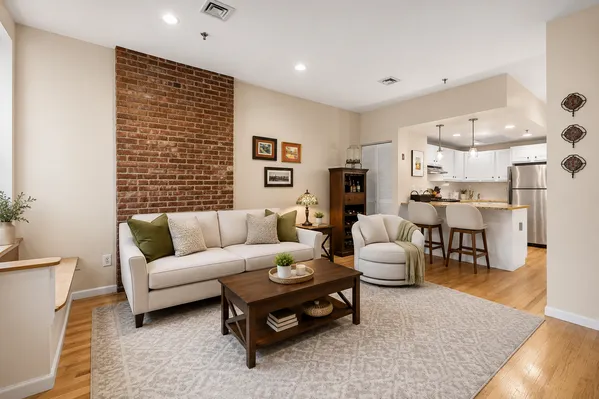 $869,000 | 214 Park Avenue, Unit 3B, Hoboken, NJ 07030