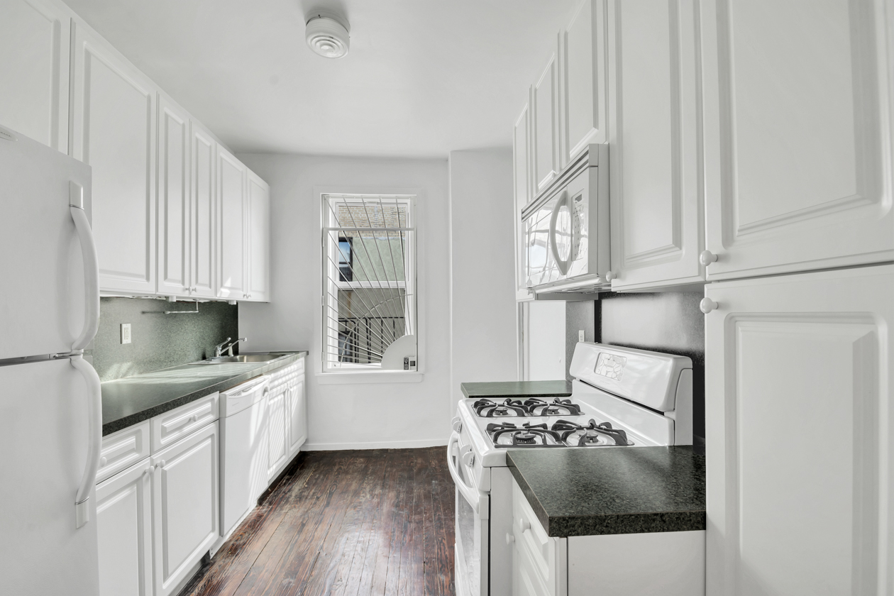 720 West 173rd Street, Unit 54 Manhattan, NY 10032 - Photo 5 of 9