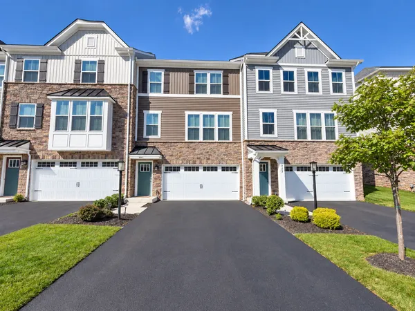 $2,700 | 227 Cranesbill Drive, Mars, PA 16046