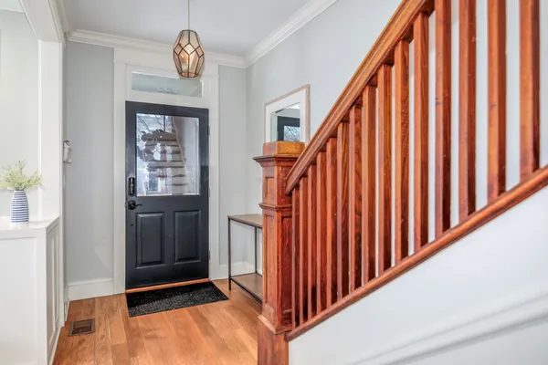 $1,300,000 | 935 15th Street Southeast, Washington, DC 20003