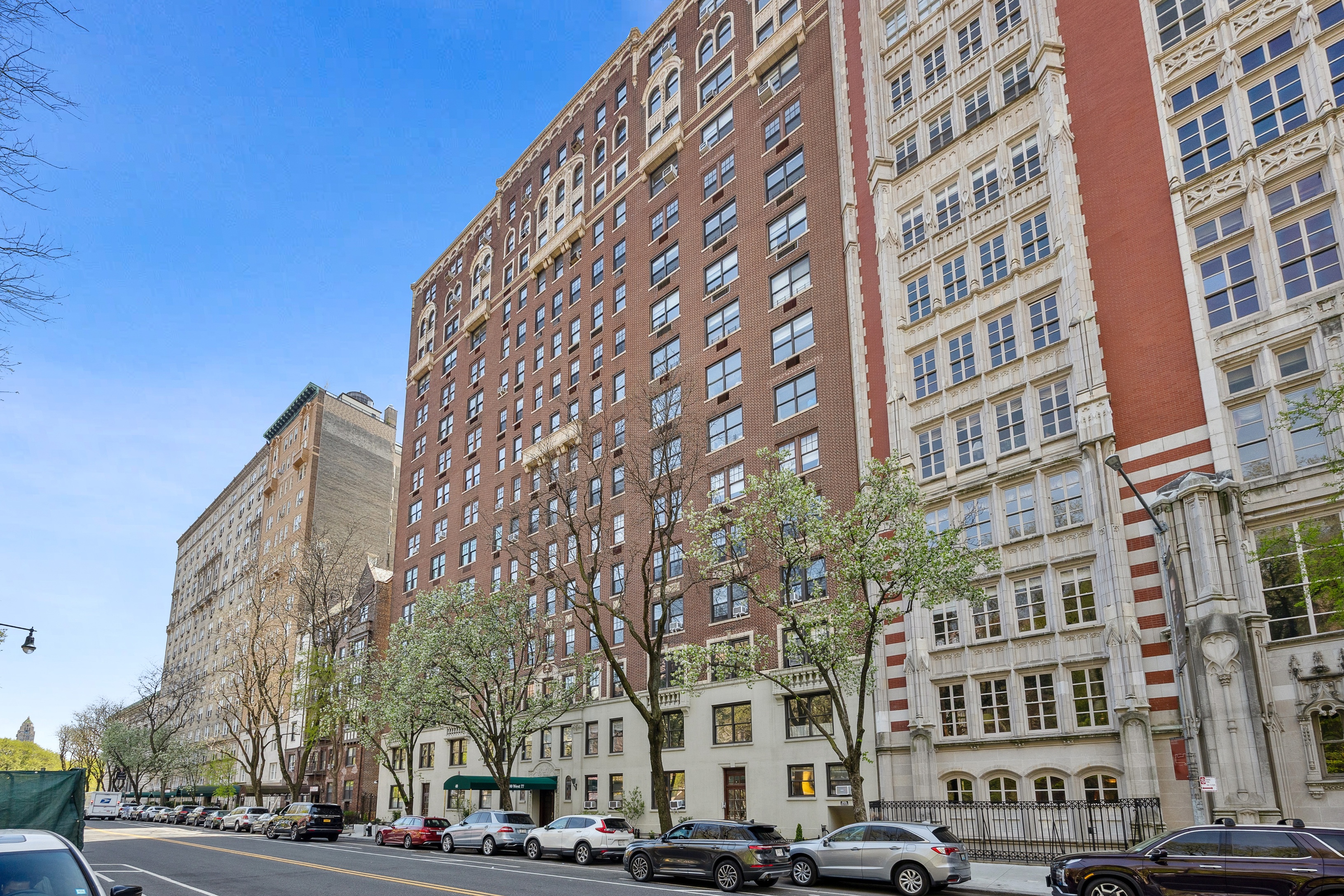 40 West 77th Street, Unit 8C Manhattan, NY 10024 - Photo 19 of 21 front view of a building
