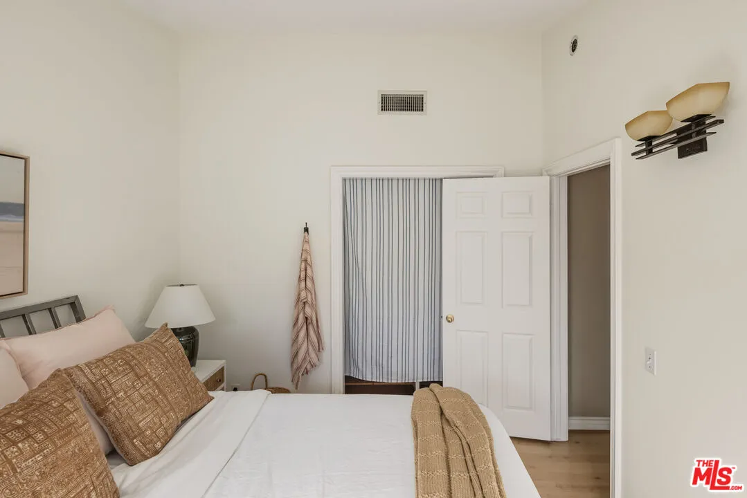 $1,650,000 | 703 Boccaccio Avenue, Venice, CA 90291