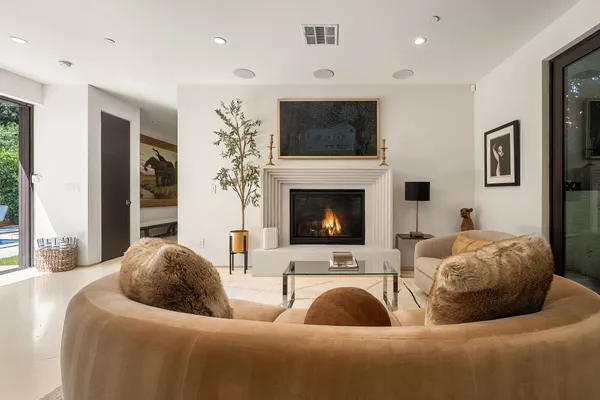 $4,100,000 | Laurel Canyon Road, Los Angeles, CA 90046
