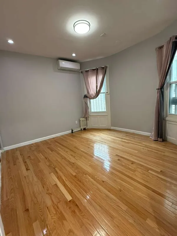 $4,200 | 641 East 4th Street, Unit 1 | Kensington