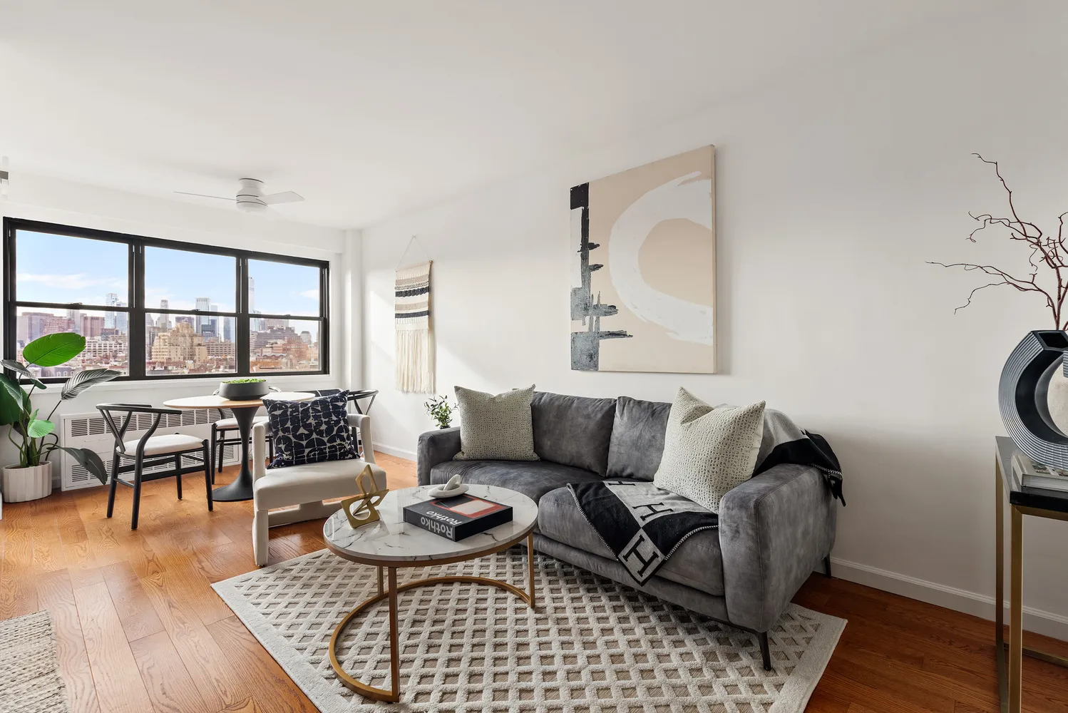 $825,000 | 31 Jane Street, Unit 11E | West Village