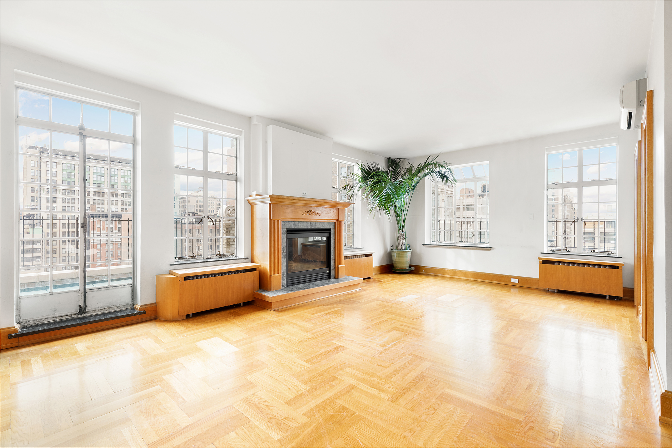 60 Gramercy Park North, Unit PH Manhattan, NY 10010 - Photo 4 of 21