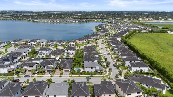 $1,290,000 | 15450 Northwest 88th Avenue, Miami Lakes, FL 33018