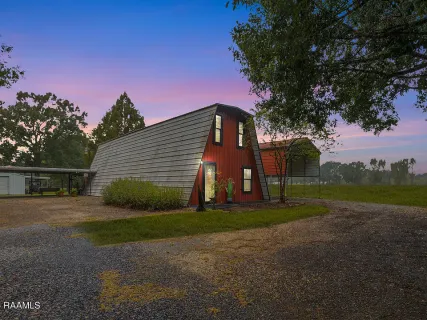 $325,000 | 135 Woodys Lane, Sunset, LA 70584