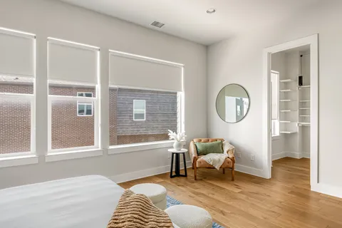 $649,000 | 381 East Greenbriar Lane, Unit 401, Dallas, TX 75208