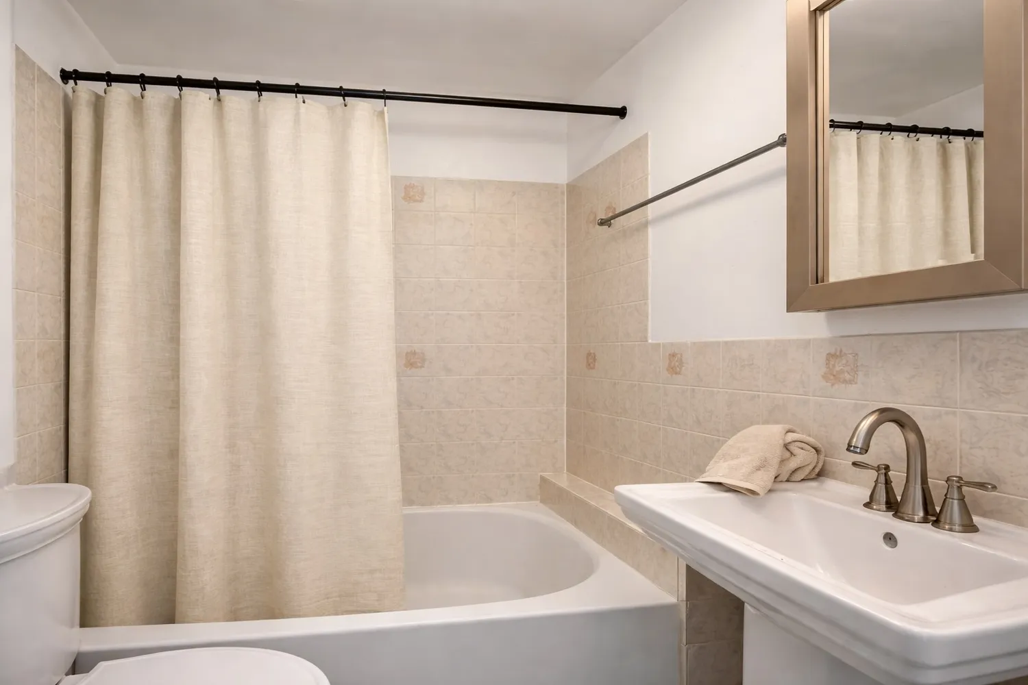 $3,800 | 1100 Lincoln Place, Unit 1 | Crown Heights