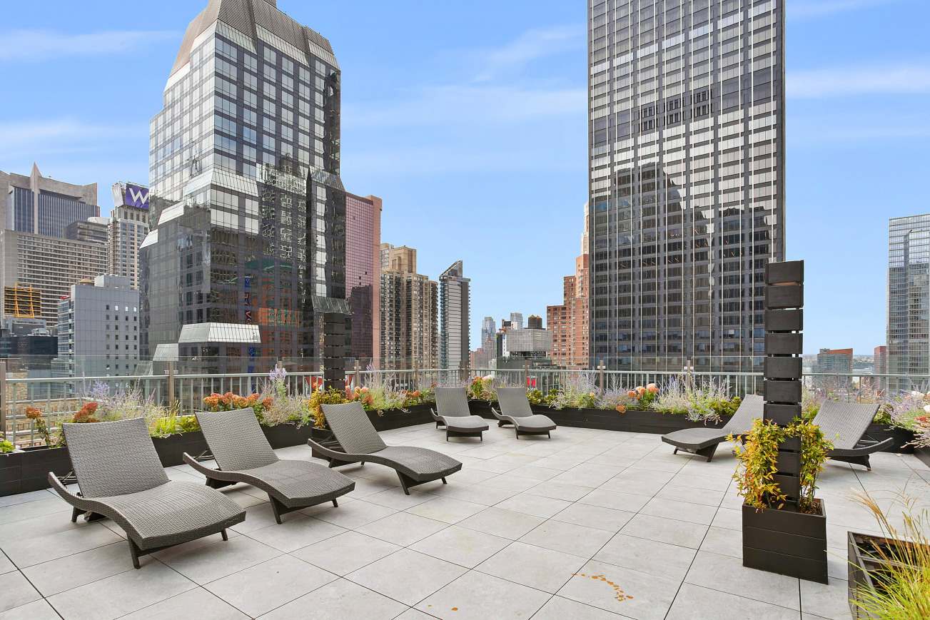 150 West 51st Street, Unit 1017 Manhattan, NY 10019 - Photo 8 of 10