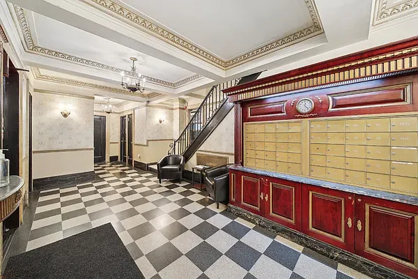 $339,000 | 142 East 49th Street, Unit 3D | Midtown East