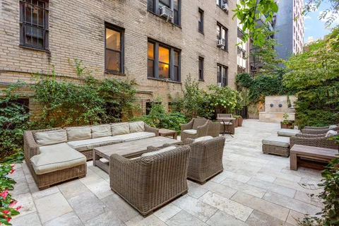 $649,000 | 127 West 96th Street, Unit 5A | Upper West Side