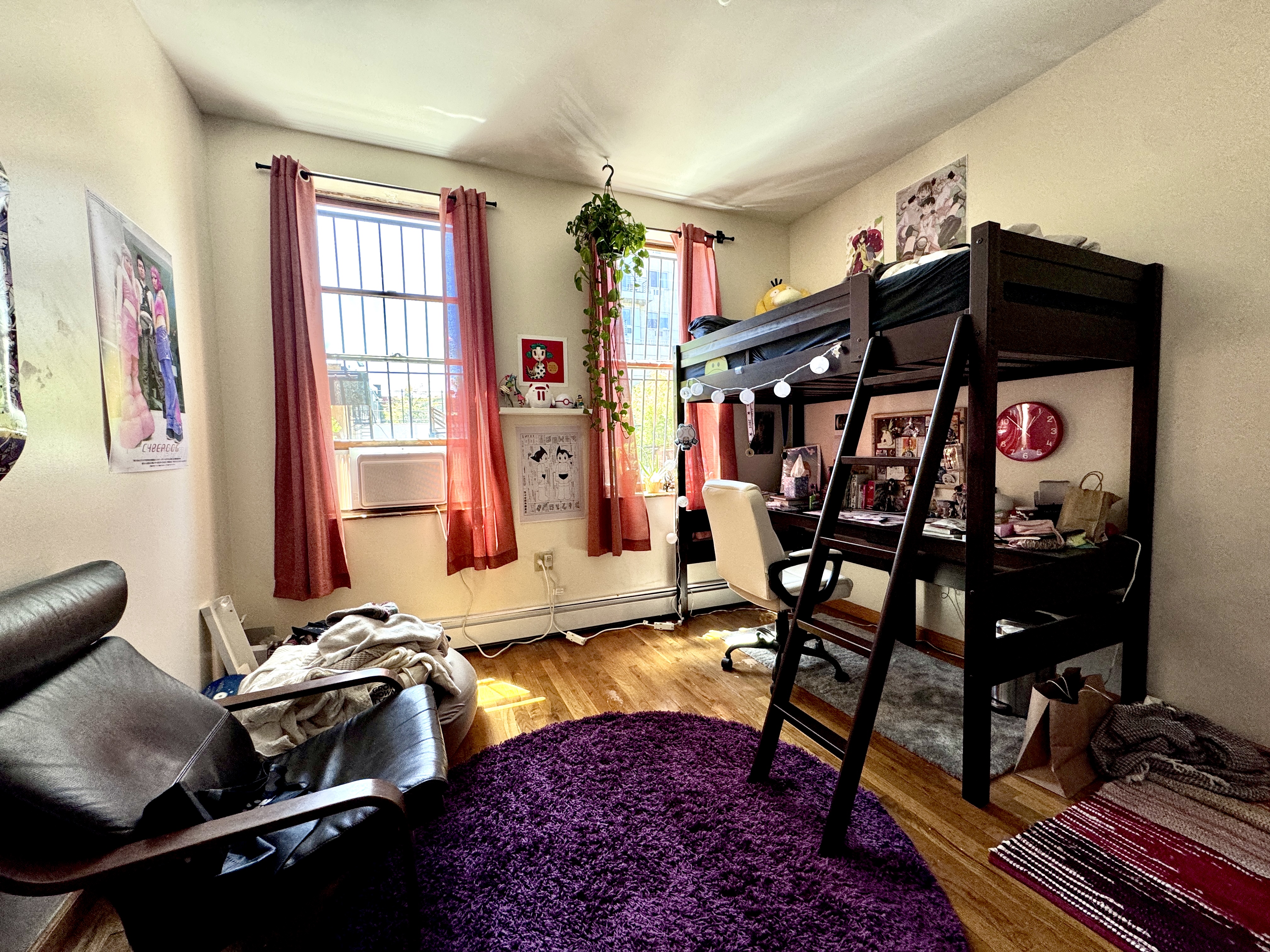 379 Baltic Street, Unit Undisclosed Brooklyn, NY 11201 - Photo 4 of 10 a room with musical instruments