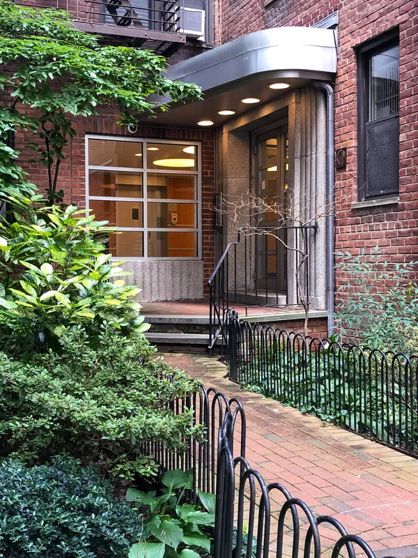 $799,000 | 160 West 85th Street, Unit 2J1 | Upper West Side